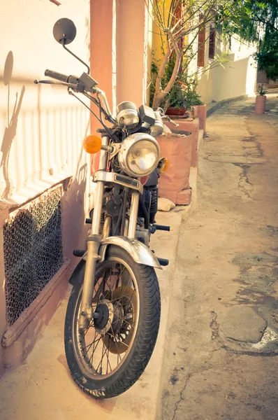 Klassisk vintage motorcykel i Aten, Grekland — Stockfoto