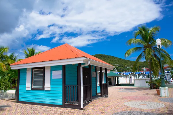 Casas bonitas em Philipsburg, St Maarten, Ilhas Caraíbas — Fotografia de Stock
