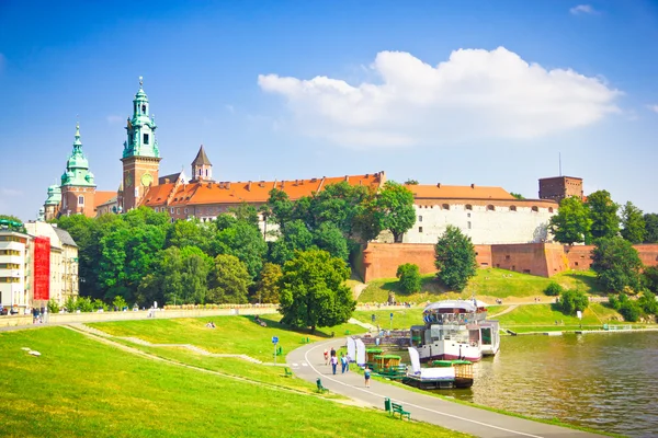 Hermoso castillo medieval de Wawel, Cracovia, Polonia —  Fotos de Stock