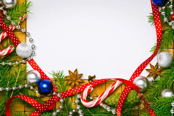 Vakkert tomt kort til julehilsen med dekorasjon – stockfoto