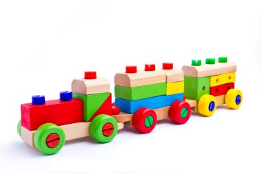 renkli ahşap oyuncak tren izole üzerinde beyaz arka plan