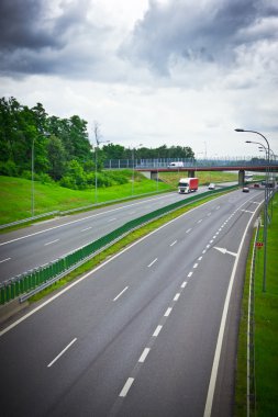 Otoban görünümünü bulutlu bir günde, Polonya