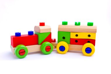 renkli ahşap oyuncak tren izole üzerinde beyaz arka plan