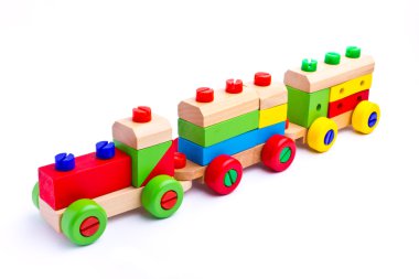 renkli ahşap oyuncak tren izole üzerinde beyaz arka plan