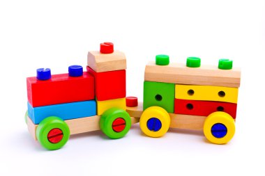 renkli ahşap oyuncak tren izole üzerinde beyaz arka plan