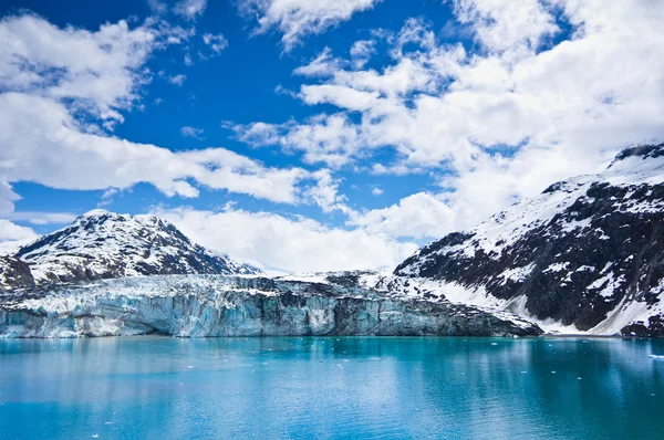 在美国阿拉斯加州山区的冰川湾 — 图库照片