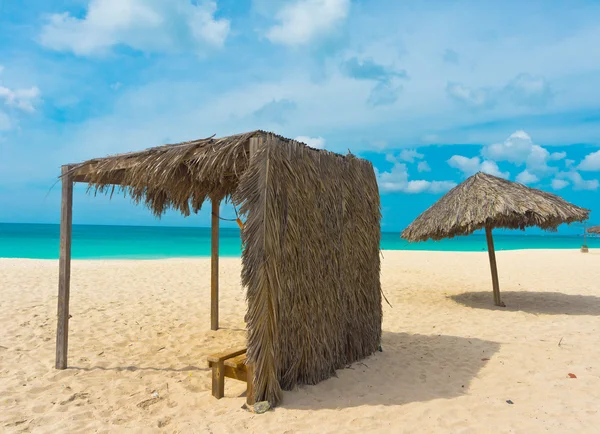 Schöner strand in aruba, karibische inseln, kleine antillen — Stockfoto