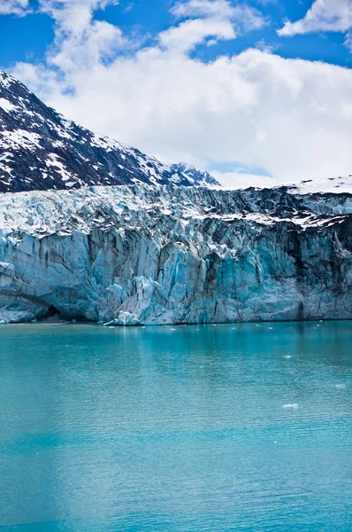 Glacier Bay en Montañas en Alaska, Estados Unidos — Foto de Stock