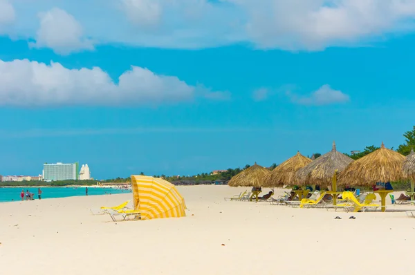 아루바, 카리브해 제도, 소 앤틸리스 제도에서 아름 다운 해변 — 스톡 사진