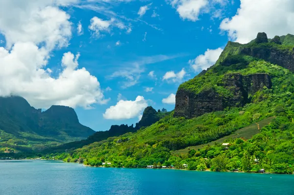 Raj widok moorea wyspy, zatoki kucharza, Polinezja Francuska — Zdjęcie stockowe