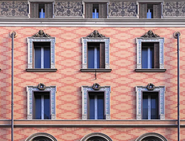 Rome windows — Stock Photo, Image