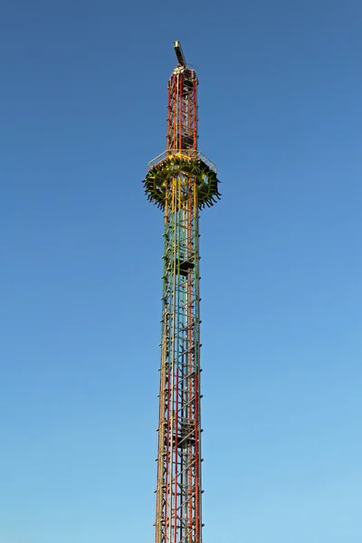 Drop tower ride — Stock Photo, Image