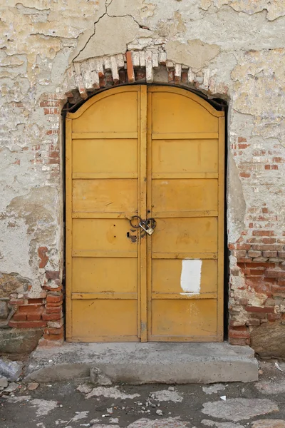 Yellow door — Stock Photo, Image