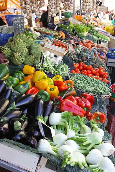 Bancarella di mercato — Foto Stock