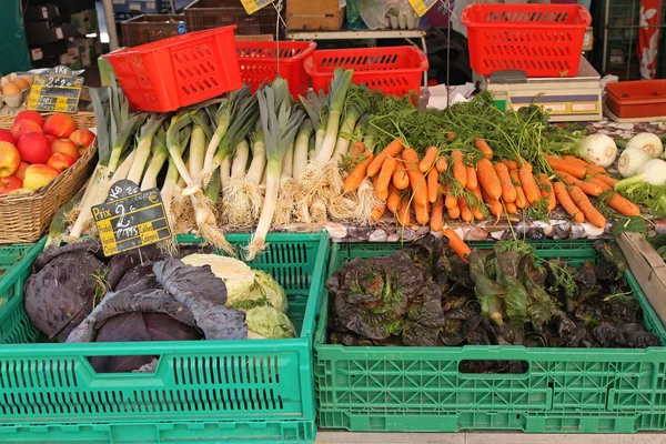 Ящики с овощами — стоковое фото