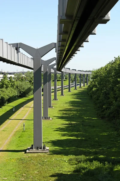 Моно-рельсы Skytrain — стоковое фото