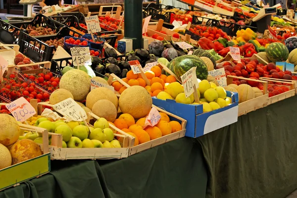 Frukt marknadsstånd — Stockfoto