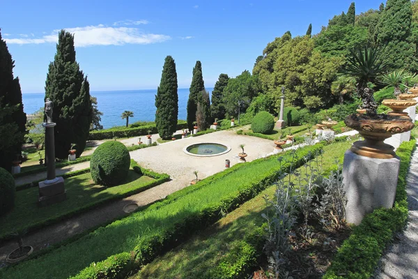 Jardins mediterrânicos — Fotografia de Stock