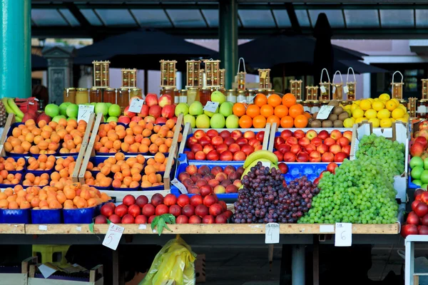 Stand de fruits — Photo