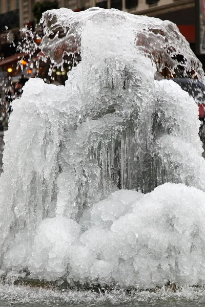 냉동된 분수 — 스톡 사진