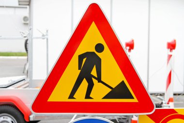 yol çalışmaları işareti