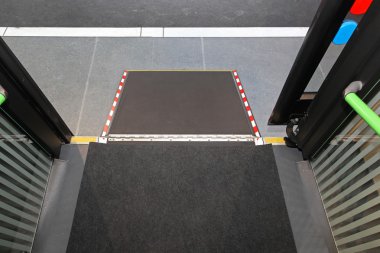 Engelli otobüsü yokuş