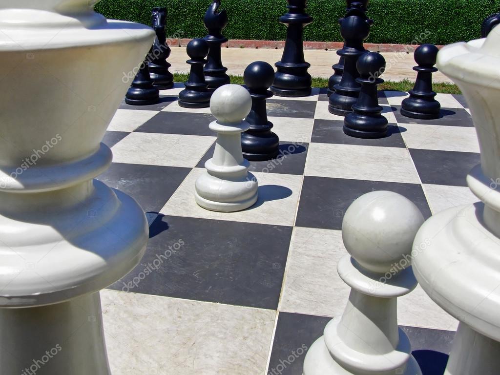 Garden Giant Plastic Chess Pieces - PAWN