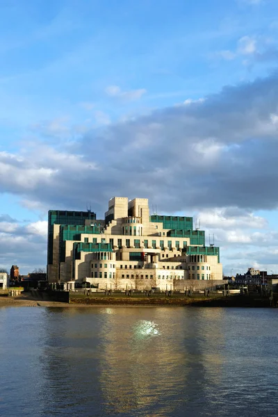 MI6 Building — Stock Photo, Image