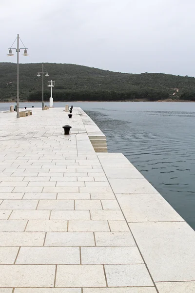 Cres de muelle —  Fotos de Stock