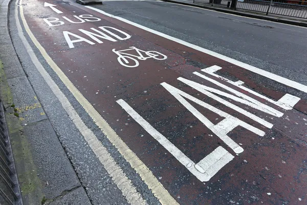 Bus und Fahrrad — Stockfoto