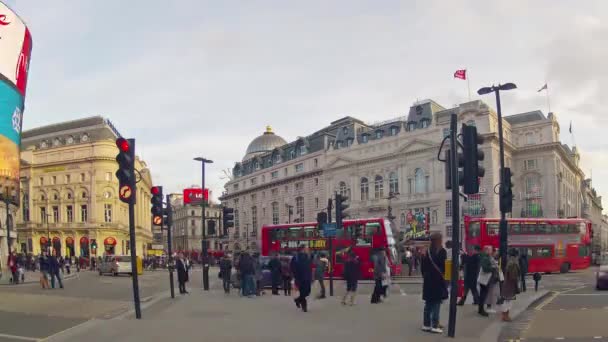 Piccadilly Circus — Stockvideo