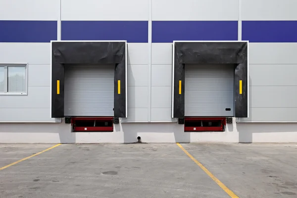 Loading doors — Stock Photo, Image