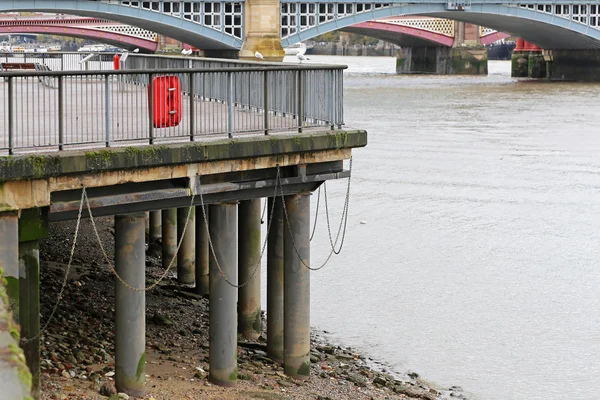 Low tide Thames — Stock Photo, Image