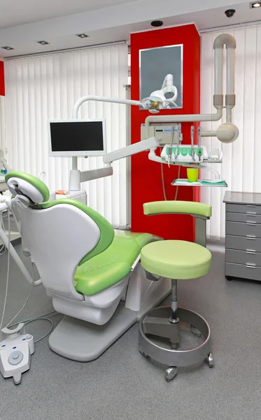 Стоматологічному кріслі — стокове фото