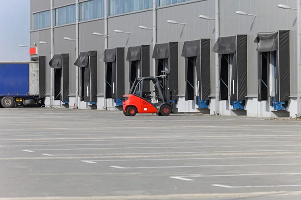 Forklift warehouse — Stock Photo, Image