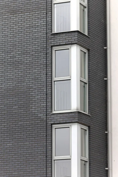 Угловые окна — стоковое фото