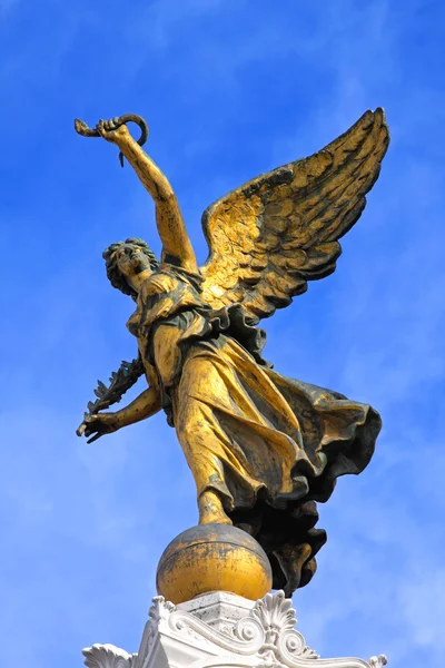 Winged victory staty — Stockfoto