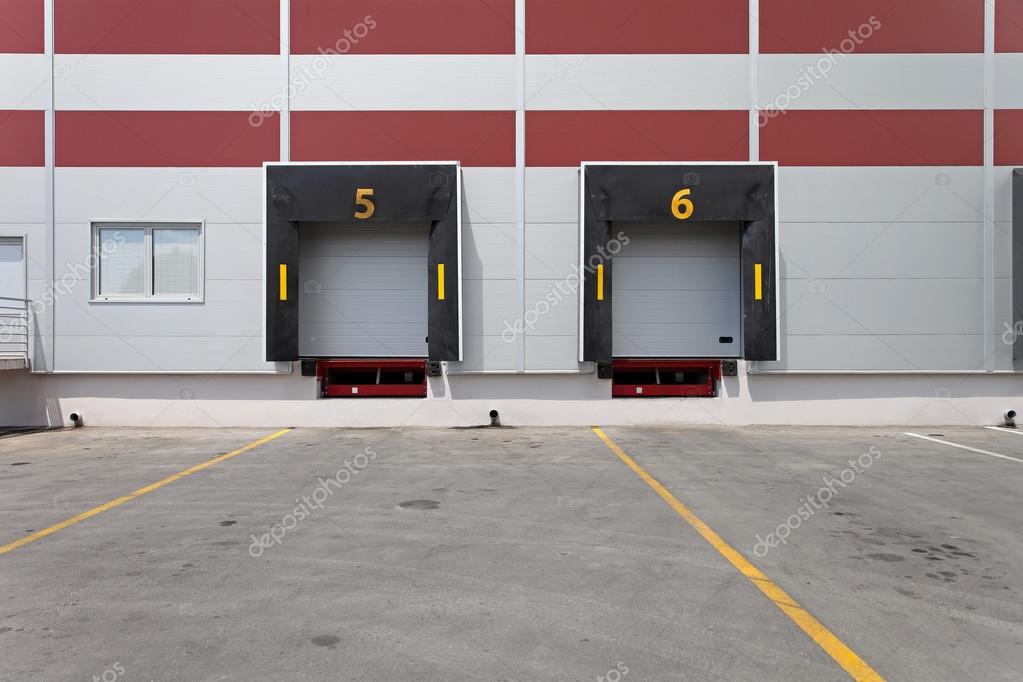 Loading bay Stock Photo by ©Baloncici 48206559