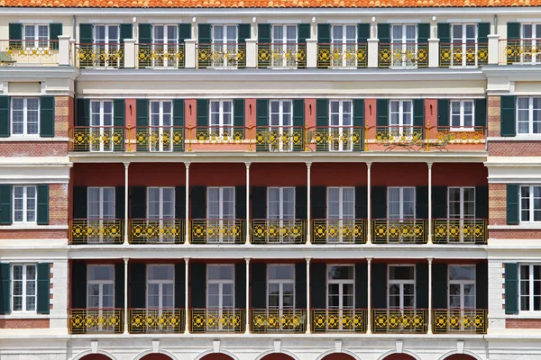 Kolonialne balkony — Zdjęcie stockowe