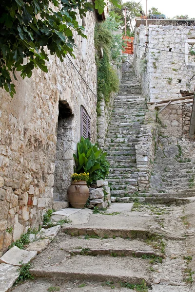 Escaleras de piedra —  Fotos de Stock