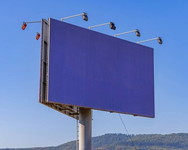 Kutupta Yansıtıcıları olan Büyük Mavi Boş Uzay Bildirgesi