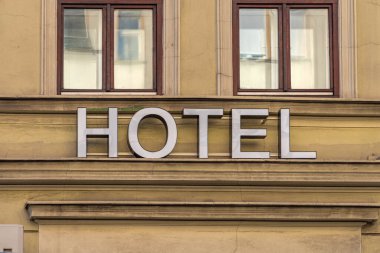 Beyaz İngiliz Harfleri Binası 'nda Otel İmzalayın