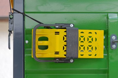 Karavanda Sarı Plastik Tekerlek Tıkanması