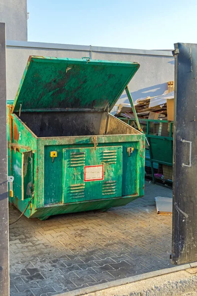 Hatch Hydraulic Press Container Wastes Compactor — 스톡 사진