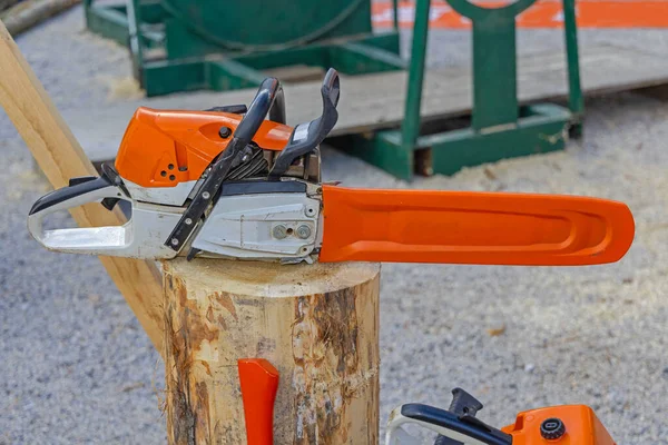 Gasoline Power Chainsaw Tree Log Lumberjack Tool — Stock Photo, Image
