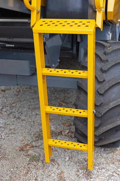Yellow Ladder Combine Harvester Agriculture Machine — 스톡 사진