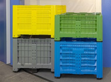 Tarım Sandıkları ve Büyük Taşımacılık Kutuları Plastik Paletler