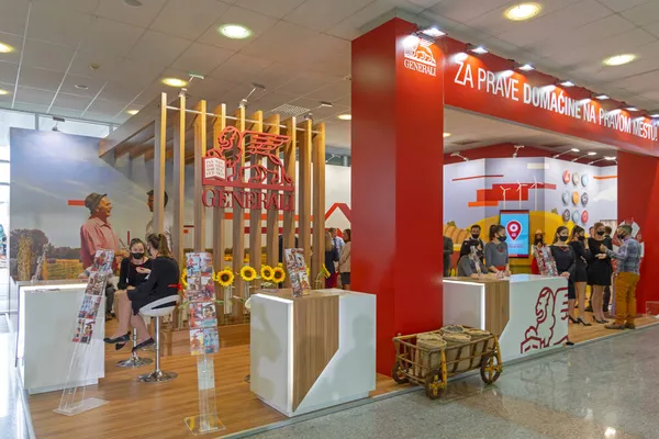 Novi Sad Serbien September 2021 Delta Generali Insurance Booth Mässan — Stockfoto