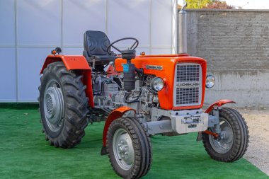 Novi Sad, Sırbistan - 18 Eylül 2021: Yeni Polonya Traktör Ursus Tarım Fuarı Fuarı 'nda.