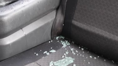 Kırık Araba Cam Pencere İçeriden Görünümü